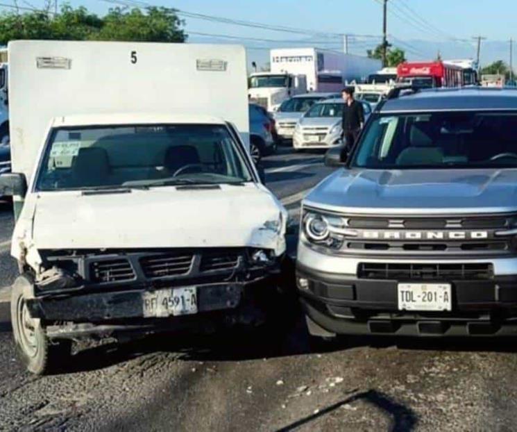 Sale motociclista herido en carambola