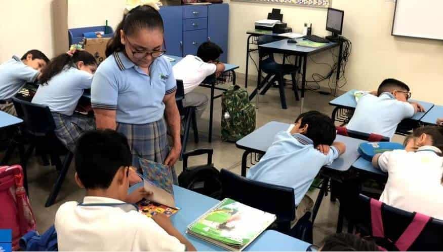 Causa ola de calor ausentismo en escuelas regias