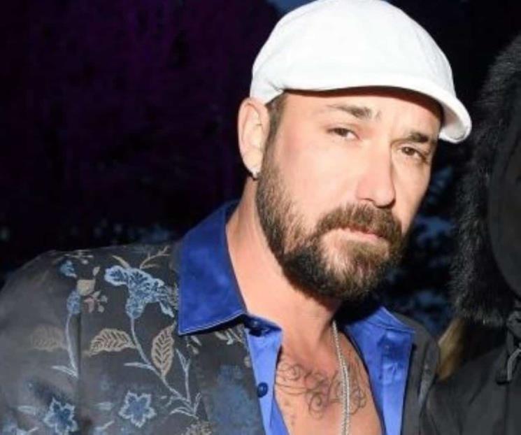 Papá de Justin Bieber publica tuits homófobos y lo critican