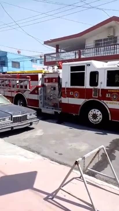 Elementos de Protección Civil del Estado, rescataron a una mujer, que sufren problemas psiquiátricos, después que le prendiera fuego a su vivienda en la Colonia Obrera