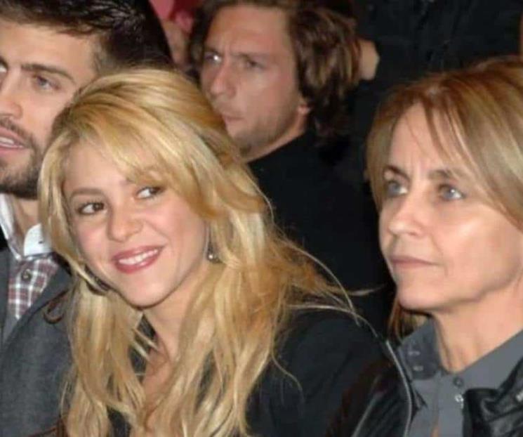 Acosan a la mamá de Piqué por regreso de Shakira a Barcelona Acosan a la mamá de Piqué por regreso de Shakira a Barcelona