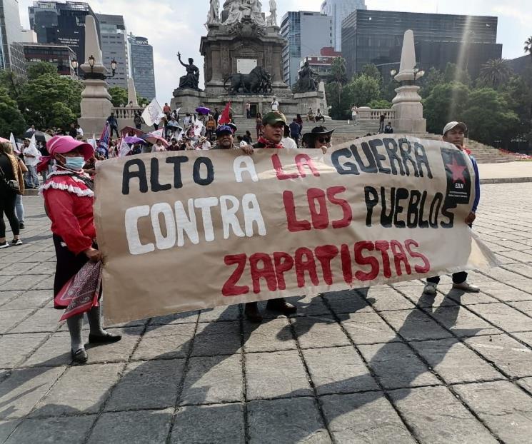 Protestan simpatizantes zapatistas en Palacio Nacional Protestan simpatizantes zapatistas en Palacio Nacional