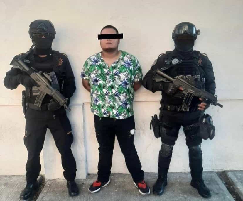 Elementos de Fuerza Civil en coordinación con la Agencia Estatal de Investigaciones (AEI), capturaron a un hombre con una orden de aprehensión vigente por homicidio en el municipio de El Carmen, y quien es señalado como generador de violencia en esa localidad