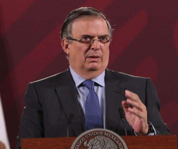 Presume Ebrard su amuleto de buena suerte para elecciones