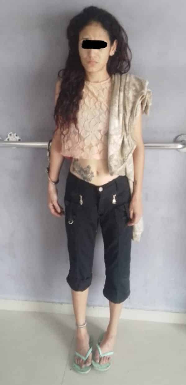 Una investigación de maltrato infantil que realizaban elementos de la Policía de Proximidad de Escobedo, derivó en la captura  de una mujer que presuntamente se dedica al narcomenudeo y que está ligada a un grupo del crimen organizado