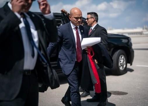 ¿Quién es el ayudante de Trump acusado por documentos?