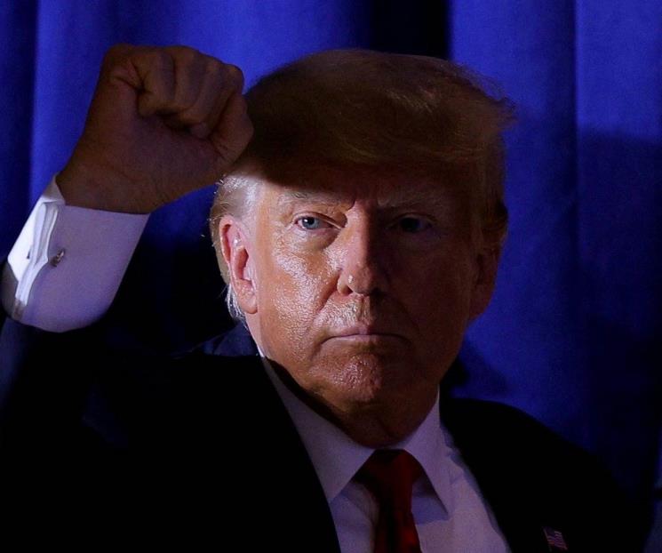 Trump despide a 2 abogados por caso de archivos clasificados