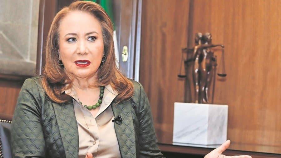 Insiste UNAM le dejen concluir caso de ministra