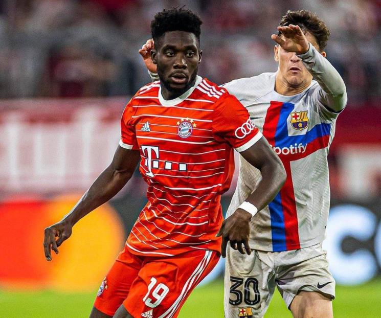 Ex presidente del Barcelona discriminó a Alphonso Davies