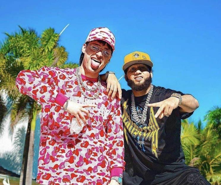 Peso Pluma estrena Plebada Peso Pluma estrena Plebada