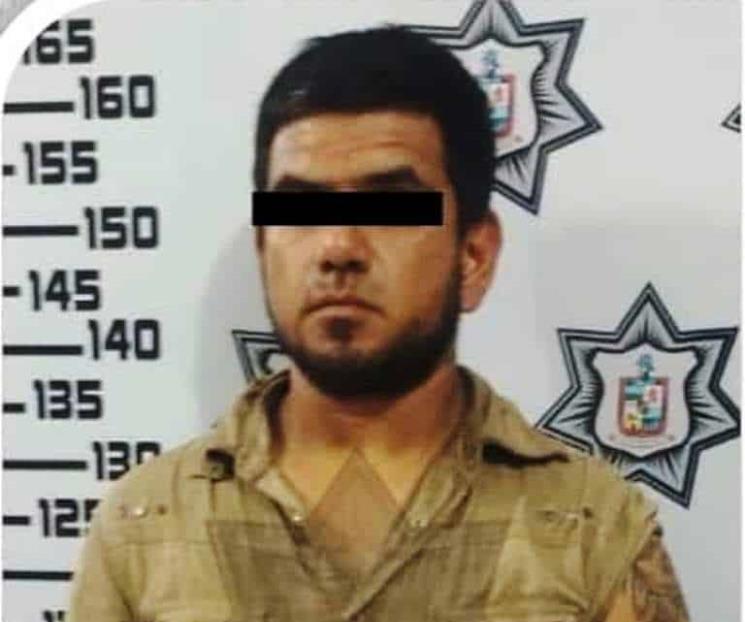 Amenaza con machete a su hermana