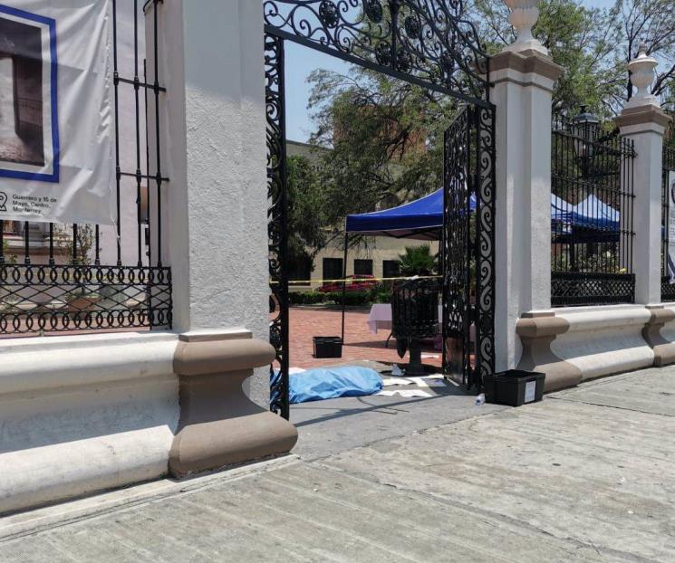 Investigan muerte de hombre en la Catedral de Monterrey