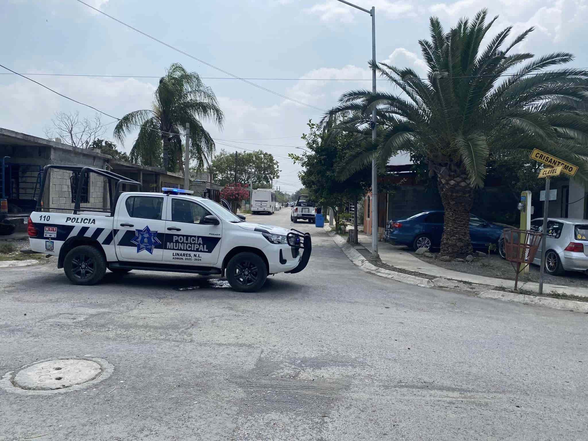El hombre que fue abatido el pasado sábado, policías preventivos de Linares, contaba con una orden de aprehensión por el delito de homicidio