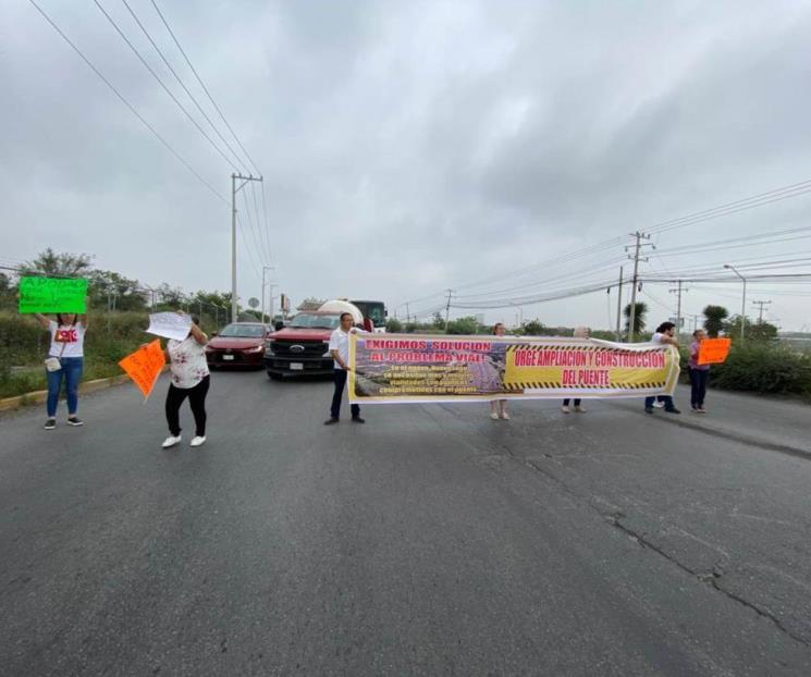 Exigen a Samuel puente en Apodaca Exigen a Samuel puente en Apodaca