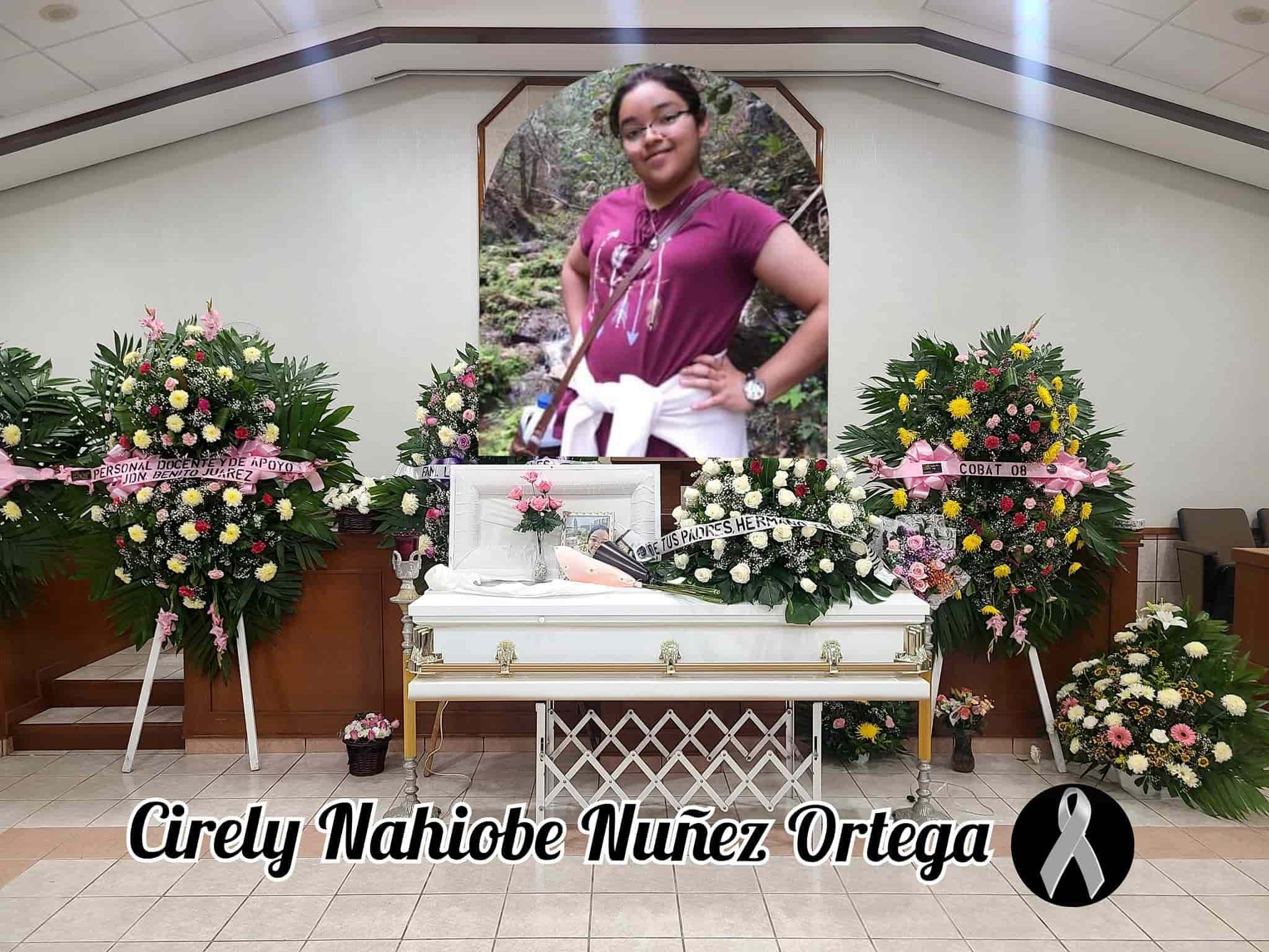 En medio de oraciones por su eterno descanso y reproches contra las autoridades de Nuevo León, por no detener a los responsables, este martes, dieron el último adiós a la joven estudiante Cirely N. Núñez Ortega, asesinada con fusiles de alto poder en el municipio de General Bravo