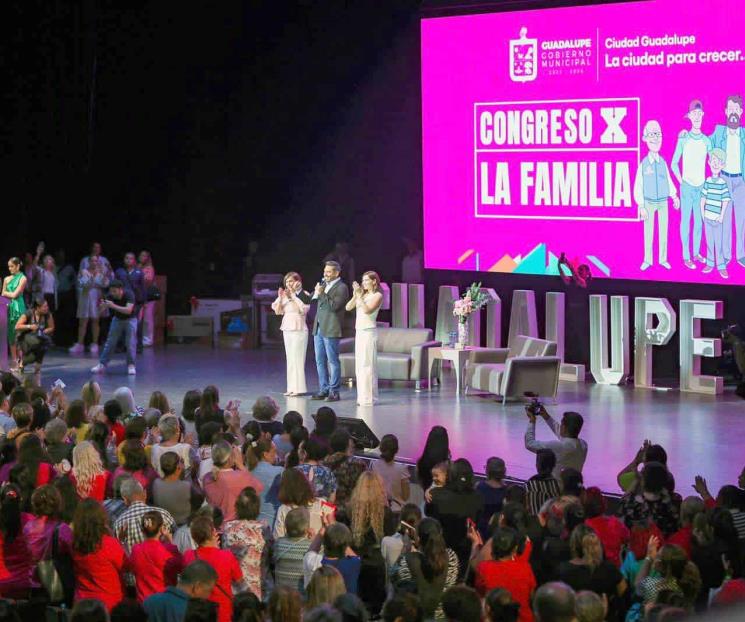 Toman protesta a promotoras de la familia en Guadalupe