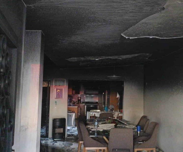 Rescatan a familia de incendio