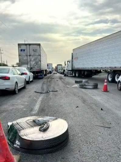 Ocasiona tráiler caos en el Libramiento