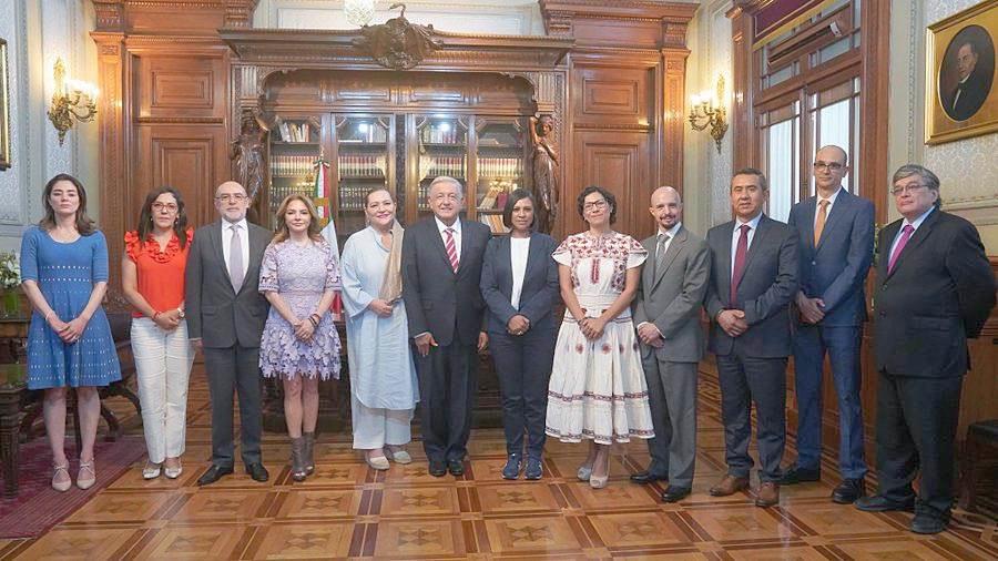 Pidió AMLO a INE no ser empleados de oligarquía