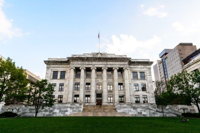 Acusan a cinco de robo de cadáveres en Harvard