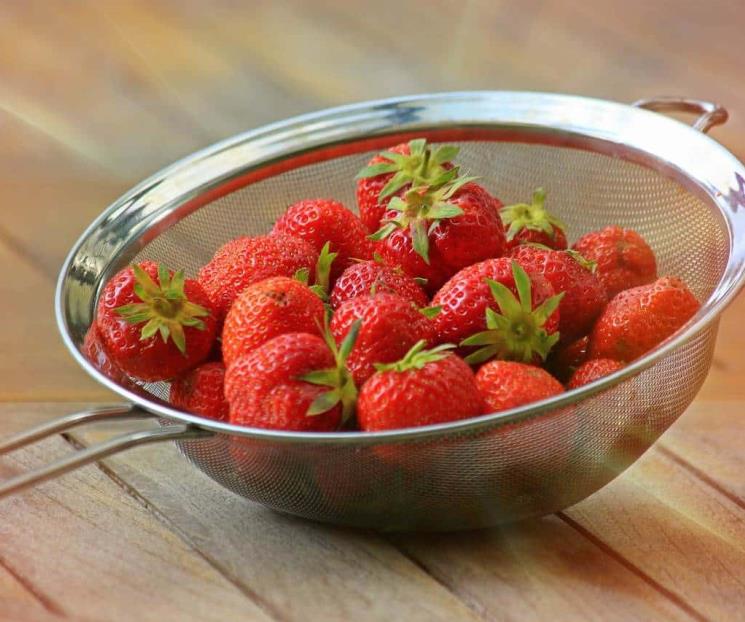 Así debes limpiar las fresas para evitar enfermedades Así debes limpiar las fresas para evitar enfermedades
