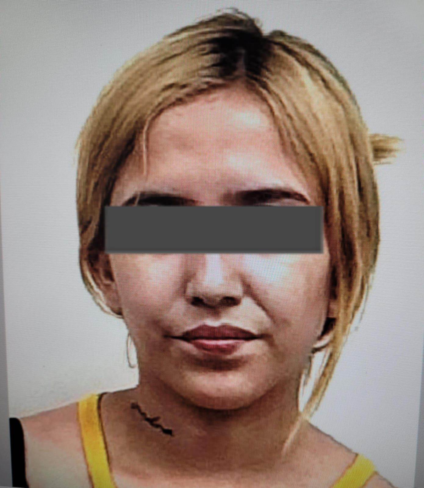 Elementos de la Agencia Estatal de Investigaciones, lograron la detención de una pareja, que portaban drogas y armas, en el sector de la Colonia Las Puentes, en el municipio de San Nicolás