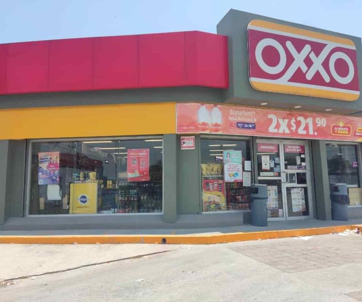 Asalta tienda con arma blanca