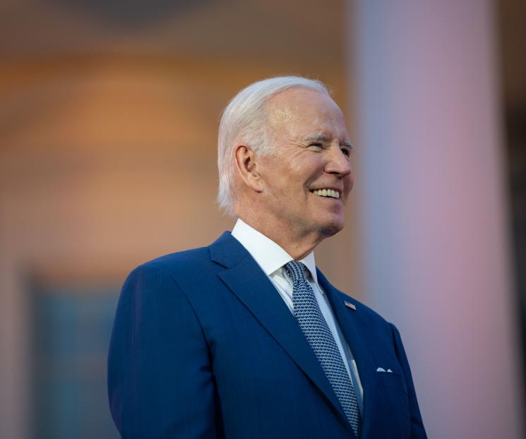 Exige Biden más restricciones a la venta de armas