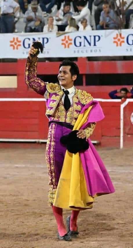 Gana Moreno en la Monumental Monterrey