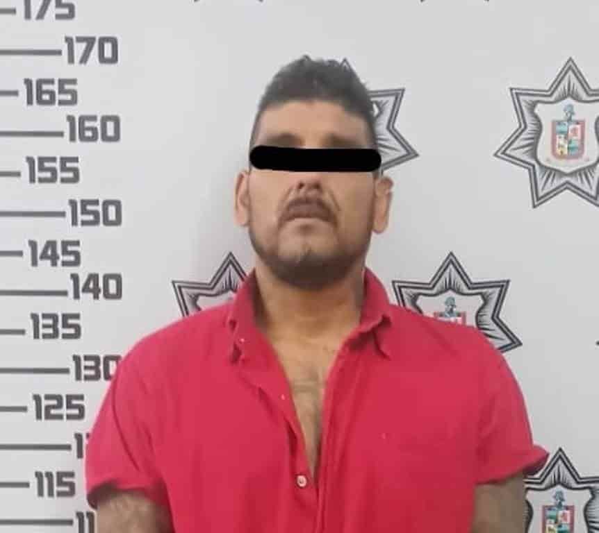 Elementos de la Secretaria de Seguridad Pública del municipio de Allende, detuvieron a un hombre que contaba con una orden de aprehensión por delitos contra la salud