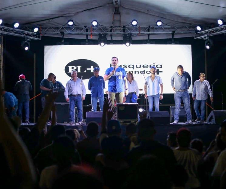 Festejan a padres en Pesquería