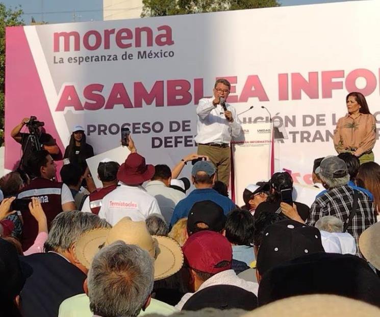 Monreal buscará reconciliación con clase media
