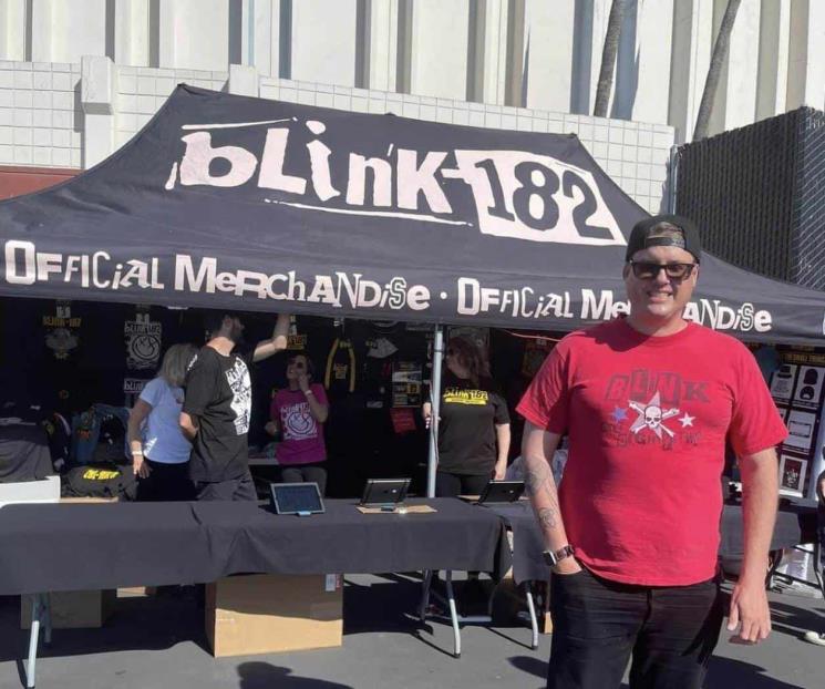 Hijastro de tripulante de Titán asiste a show de Blink-182 Hijastro de tripulante de Titán asiste a show de Blink-182