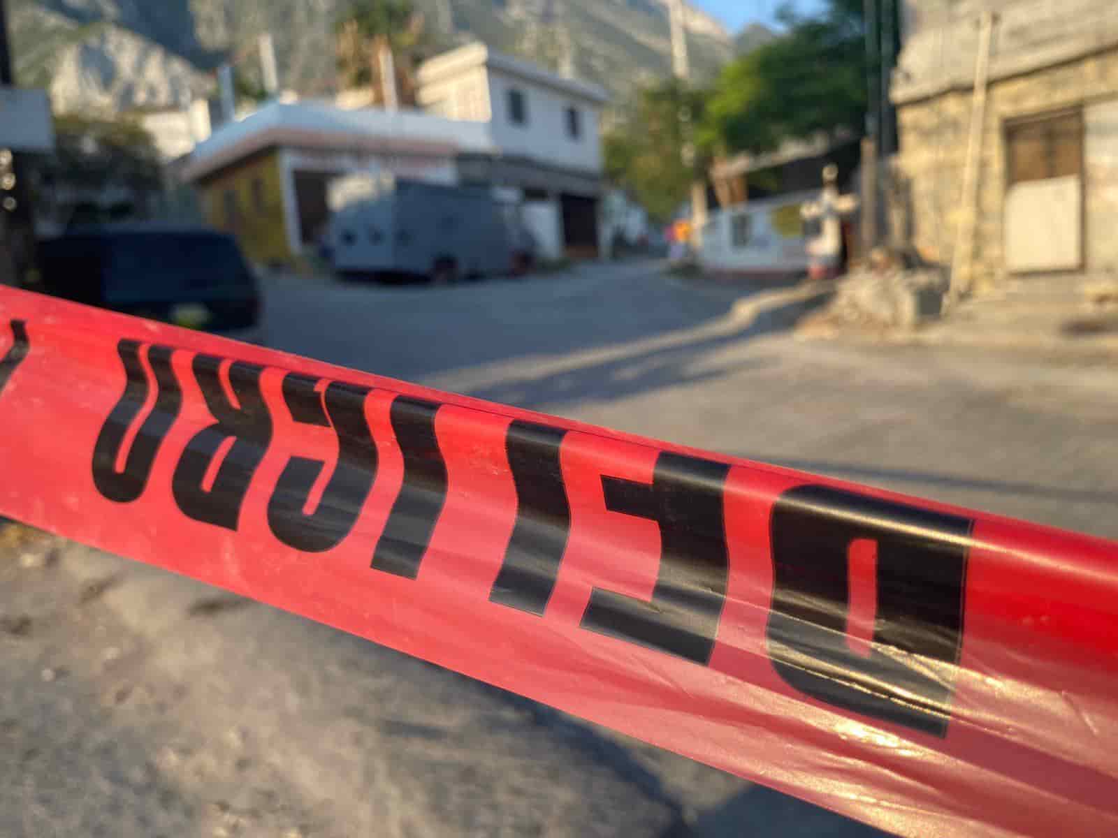 Cuando caminaba por la vía pública un hombre fue ejecutado a balazos al ser emboscados por sus verdugos que iban en al menos cinco vehículos, en Santa Catarina.