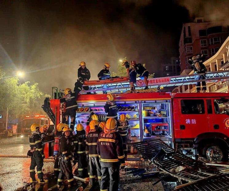 Mueren 31 personas al estallar restaurante en China Mueren 31 personas al estallar restaurante en China