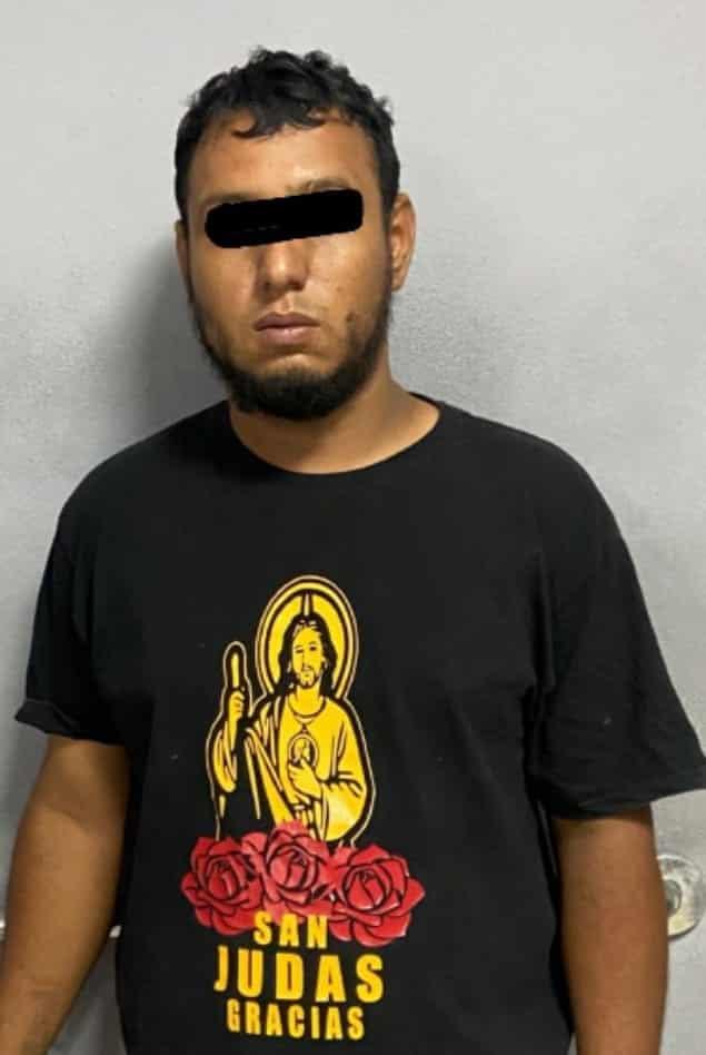 Detienen a pepenador con 13 kilos de mariguana en Escobedo