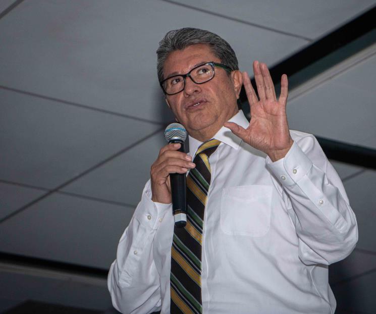 Monreal afirma que se mantendrá en Morena