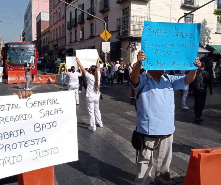 Con bloqueos simultáneos, trabajadores de la salud exigen me