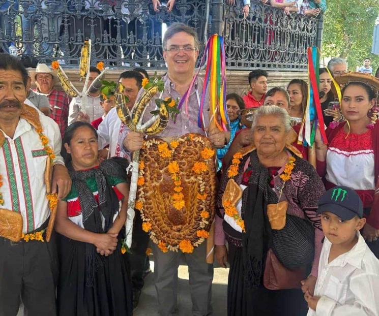 Nombran a Ebrard auténtico líder de Tulancingo