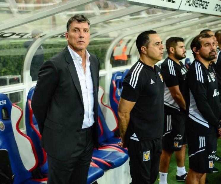 Siboldi no le cierra las puertas al Tri
