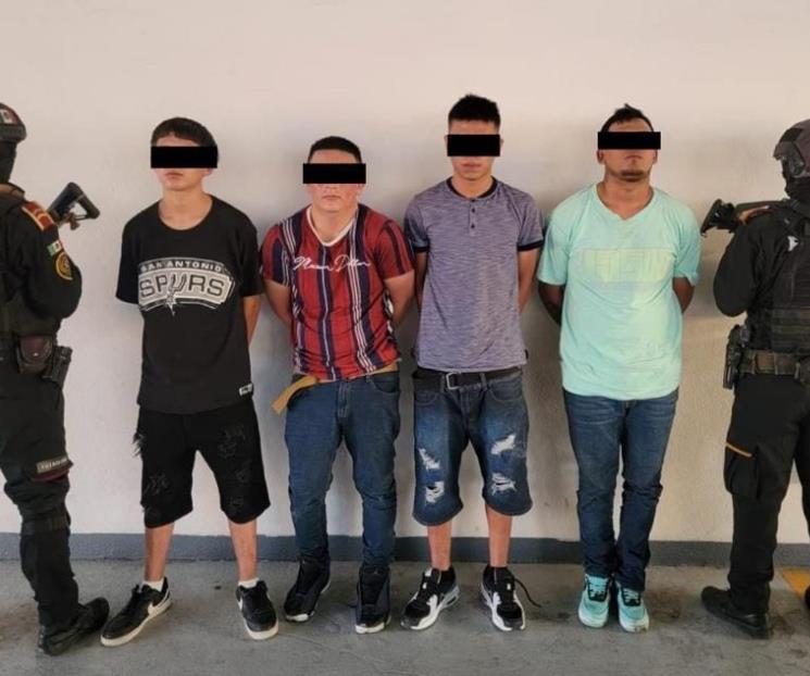 Logran detención de jóvenes armados