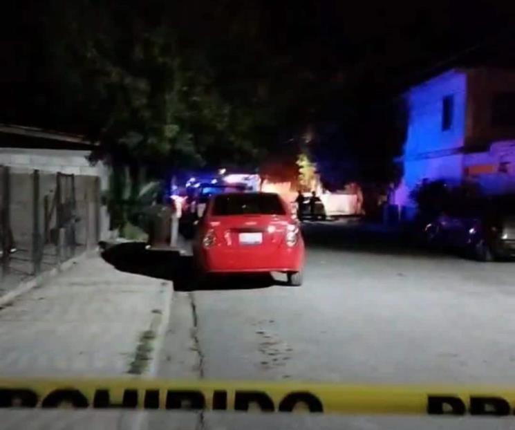 Llega, ejecuta a su rival y huye