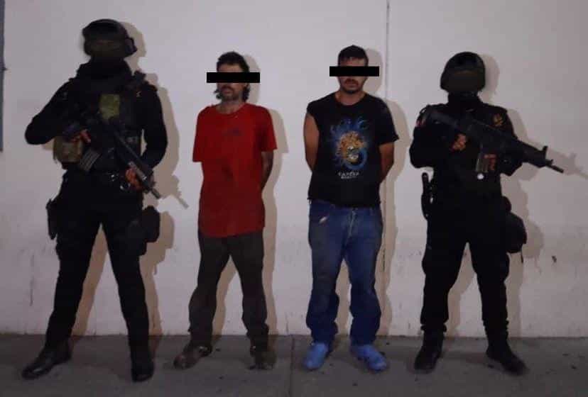 Dos presuntos integrantes de la delincuencia organizada son investigados por una serie de homicidios, además de encontrarles dosis de marihuana, en Zuazua