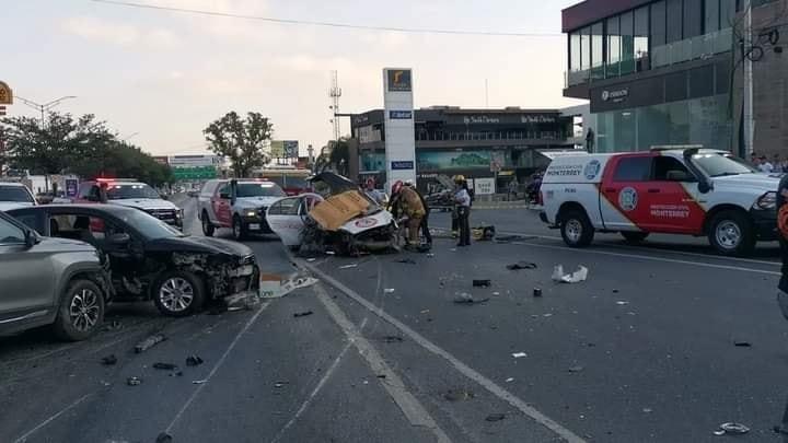 Deja carambola 2 muertos y 5 heridos en Garza Sada