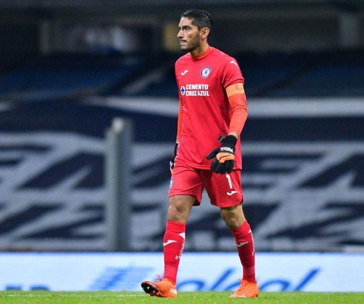 Confirman salida de Corona