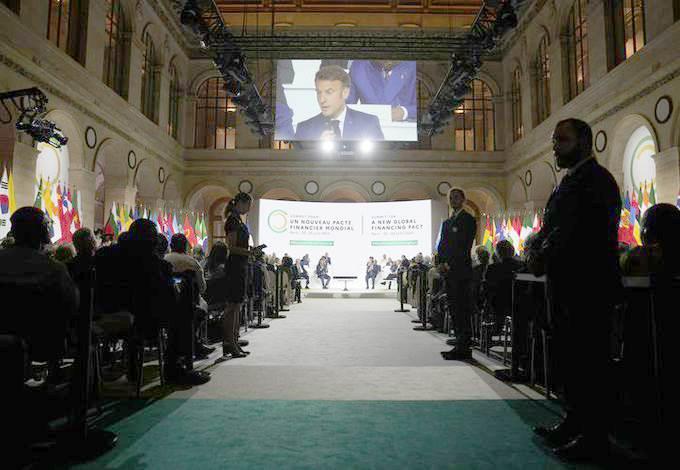 Concluye Cumbre climática en París