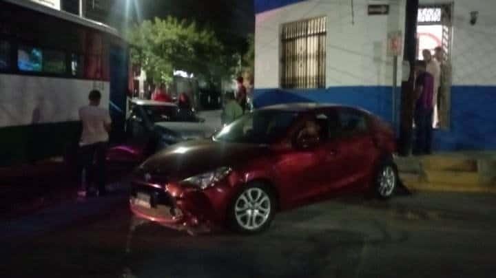 Choque de crucero deja al menos un lesionado