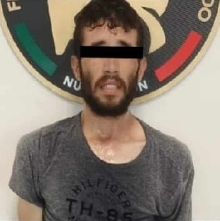 Elementos de la Secretaría de Seguridad y Vialidad de Salinas Victoria detuvieron a un hombre por entrar sin autorización a un domicilio y causar daños materiales en la colonia Bosque de los Nogales.