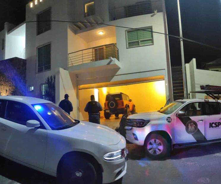 Recuperan tras cateo camioneta robada