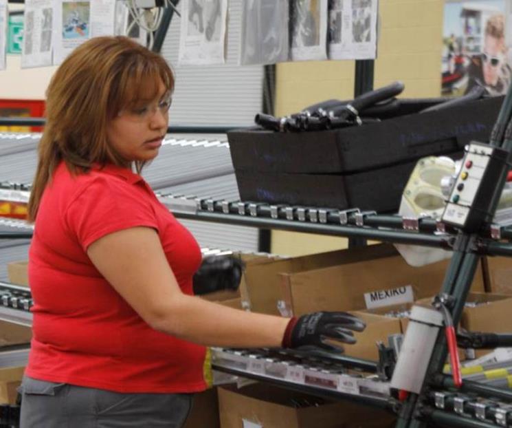 Repunta actividad económica apoyada por servicios